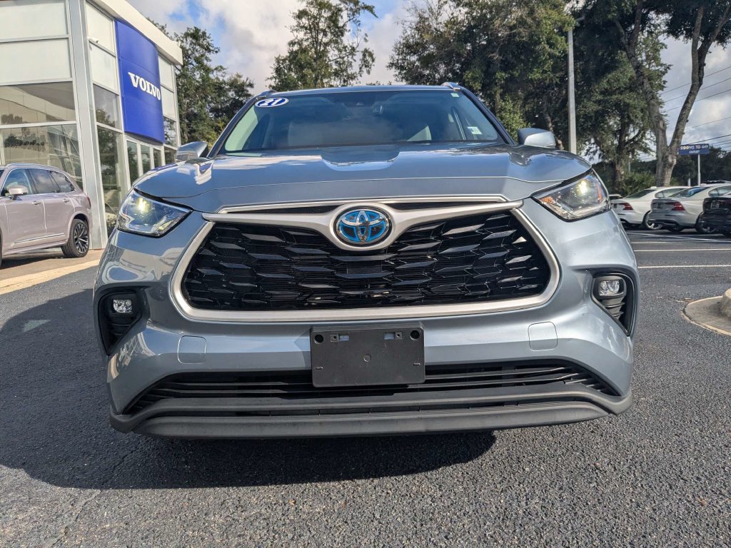 Used 2021 Toyota Highlander XLE AWD/4WD image 9
