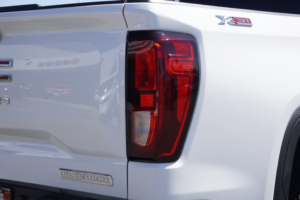 Used 2023 GMC Sierra 1500 Elevation w/ X31 Off-Road Package AWD/4WD image 13