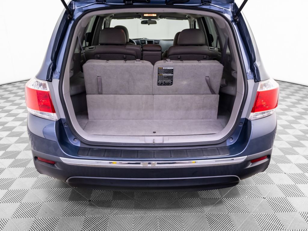 Used 2012 Toyota Highlander FWD w/ Tech Pkg image 29
