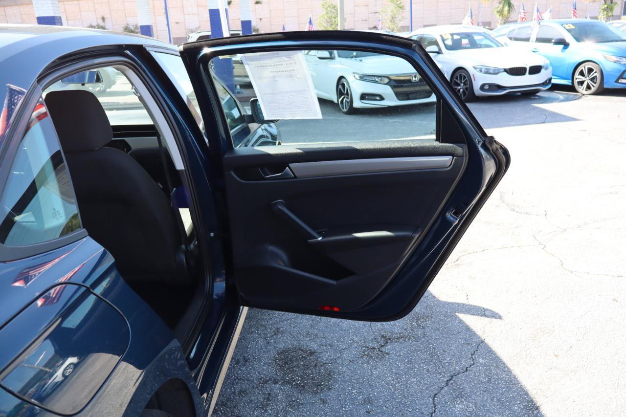 Used 2021 Volkswagen Passat 2.0T S FWD image 18