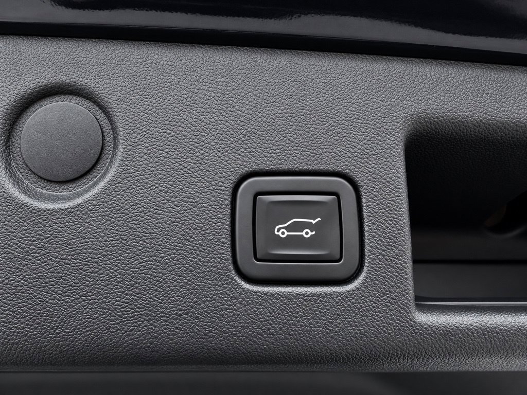 Used 2023 Chevrolet Equinox Premier AWD/4WD image 20