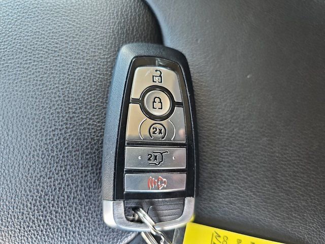 Used 2022 Ford Edge Titanium image 35