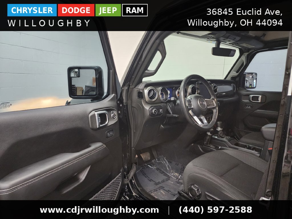 Used 2023 Jeep Wrangler Unlimited Sahara w/ Cold Weather Group AWD/4WD image 13