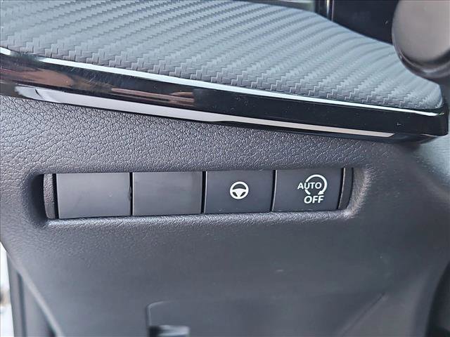 Certified 2025 Nissan Kicks SR FWD image 16