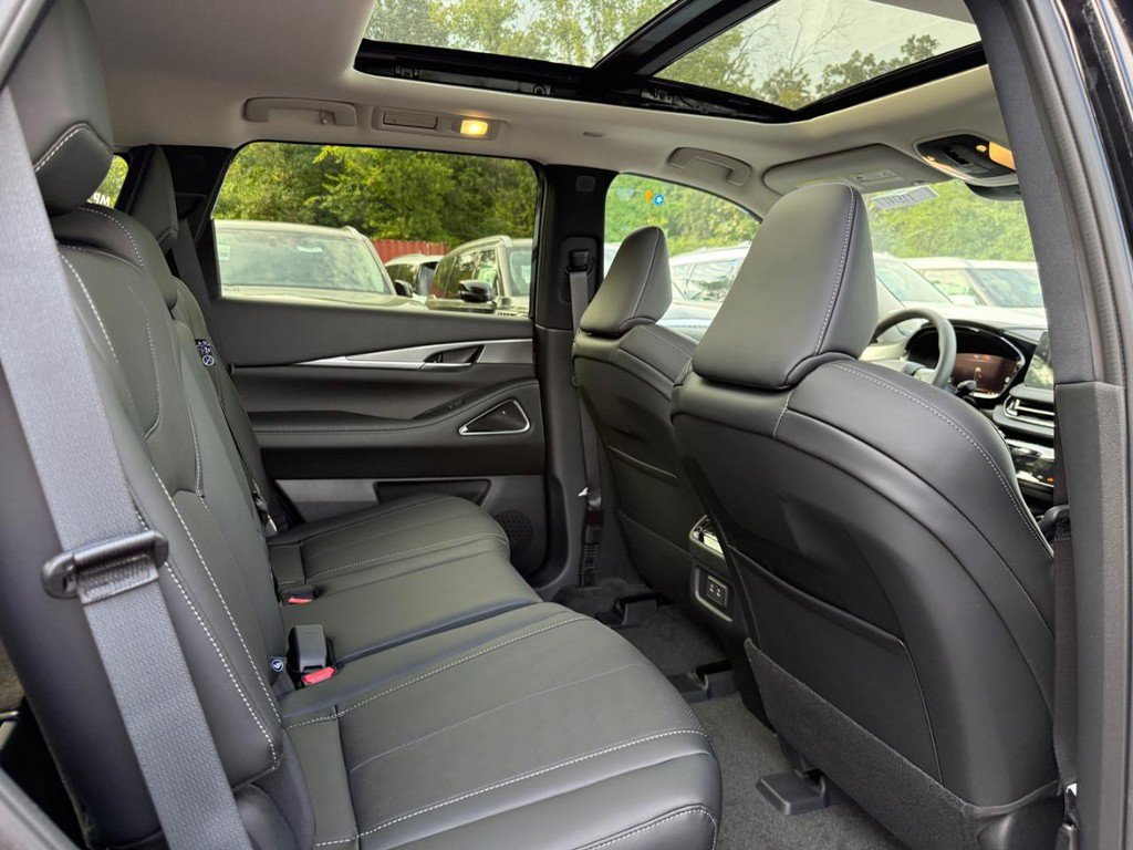 New 2027 INFINITI QX60 Luxe FWD image 5