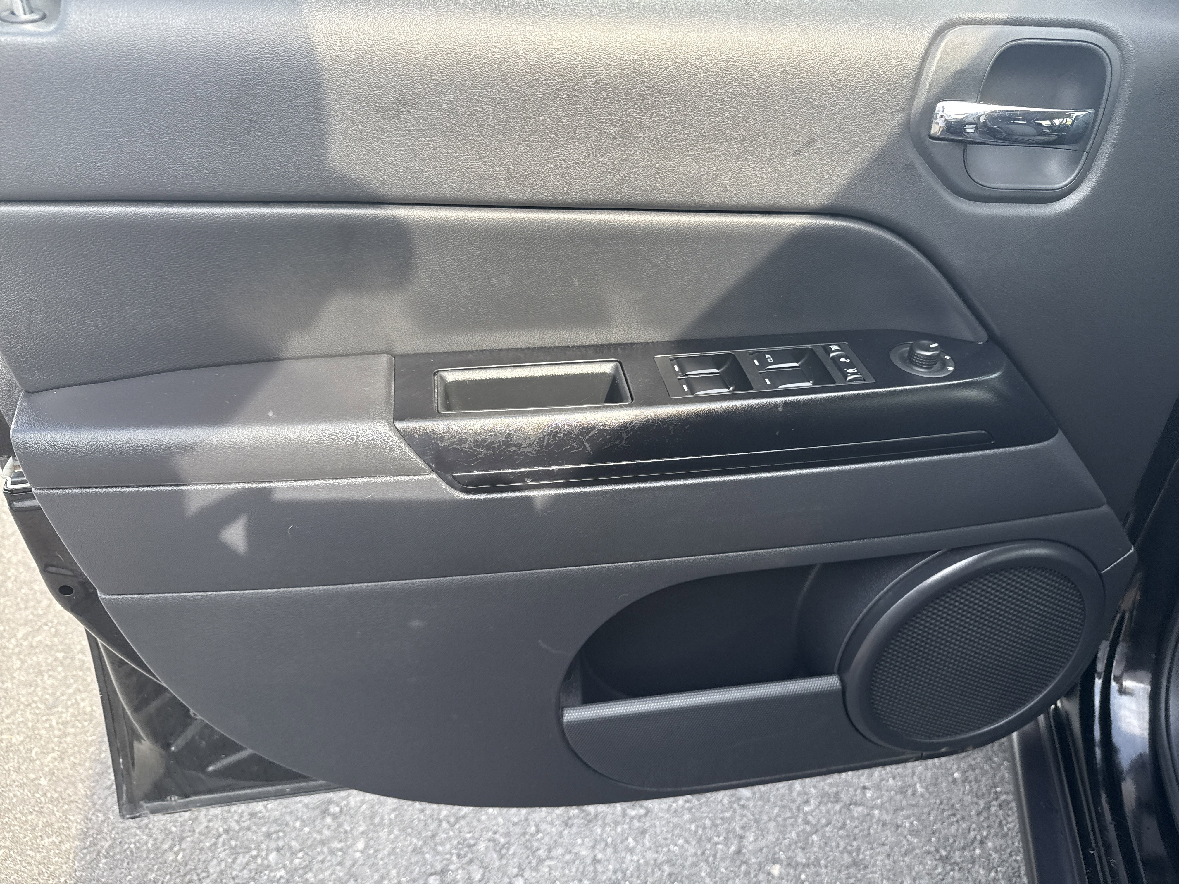 Used 2016 Jeep Patriot Latitude image 15