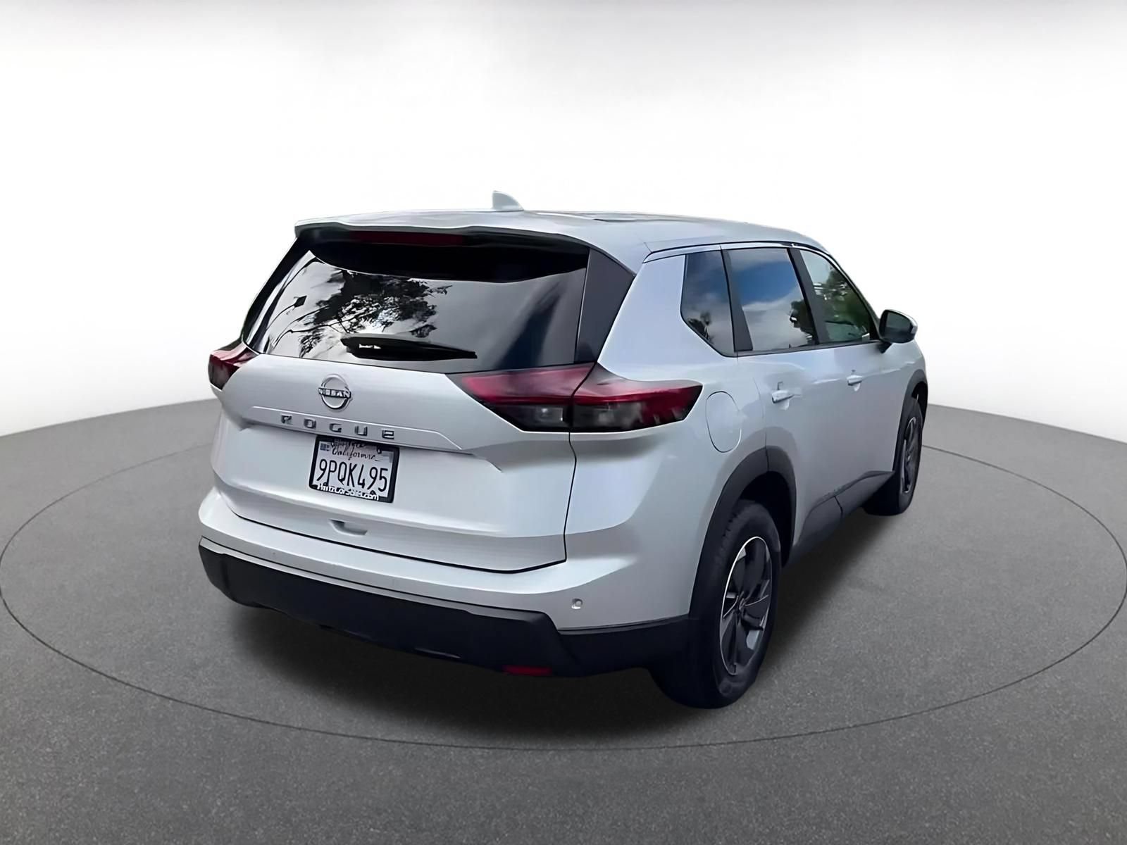 Used 2025 Nissan Rogue SV FWD image 15