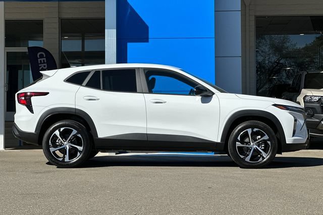 New 2026 Chevrolet Trax RS w/ Sunroof Package FWD image 4