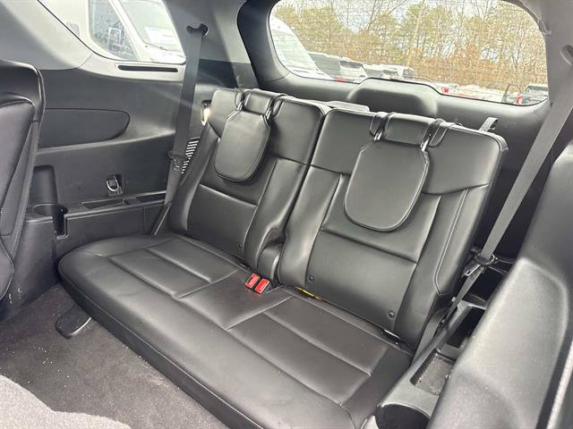 Used 2023 Ford Explorer XLT w/ Equipment Group 202A AWD/4WD image 10