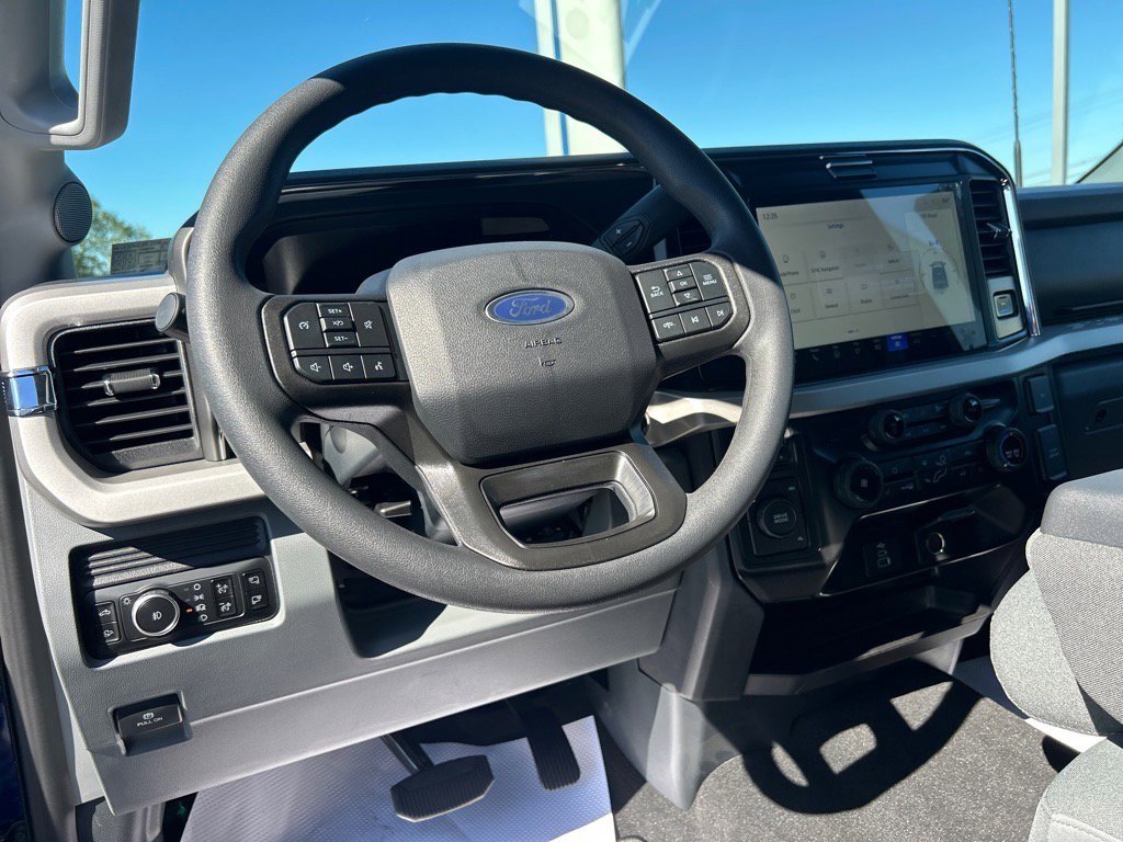 New 2026 Ford F250 4x4 Crew Cab Super Duty image 5