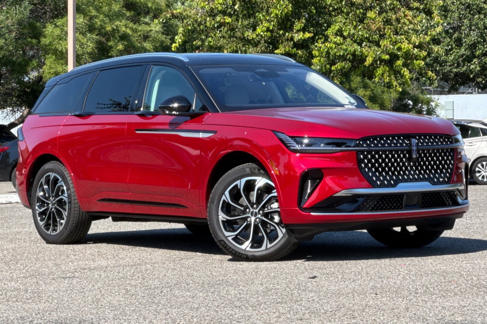New 2026 Lincoln Nautilus Reserve AWD/4WD image 2