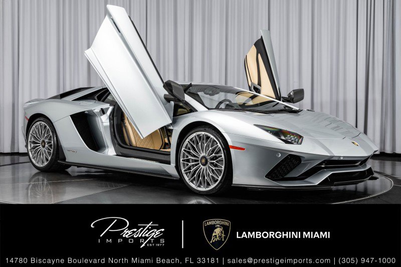 Used 2018 Lamborghini Aventador S image 1