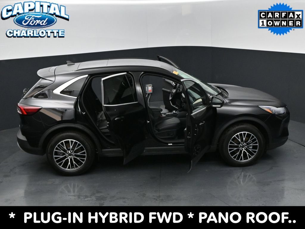 Used 2026 Ford Escape SE w/ PHEV Premium Package FWD image 32