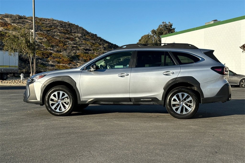 Used 2025 Subaru Outback Premium w/ Popular Package #1A image 7
