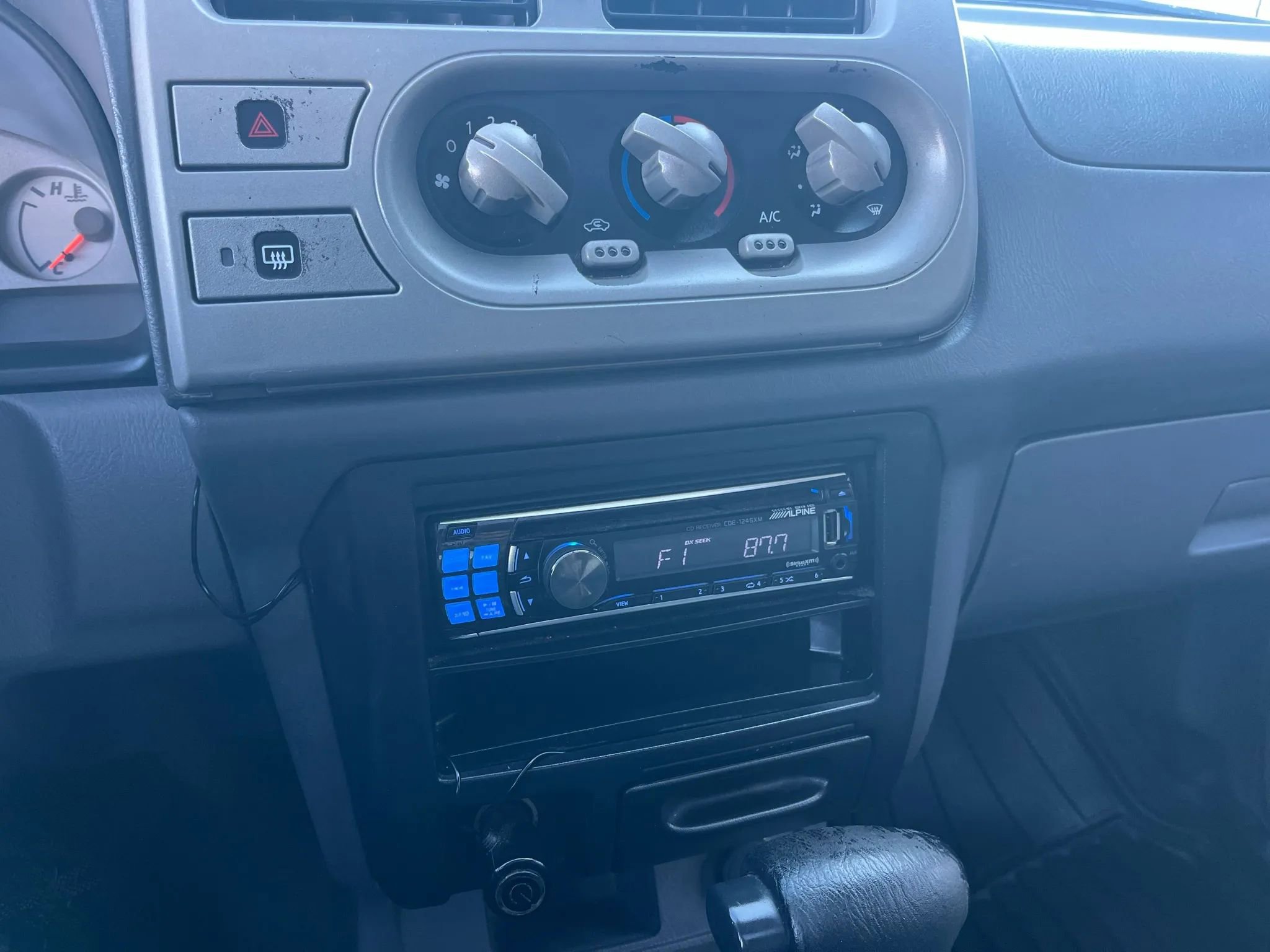 Used 2001 Nissan Xterra SE image 13