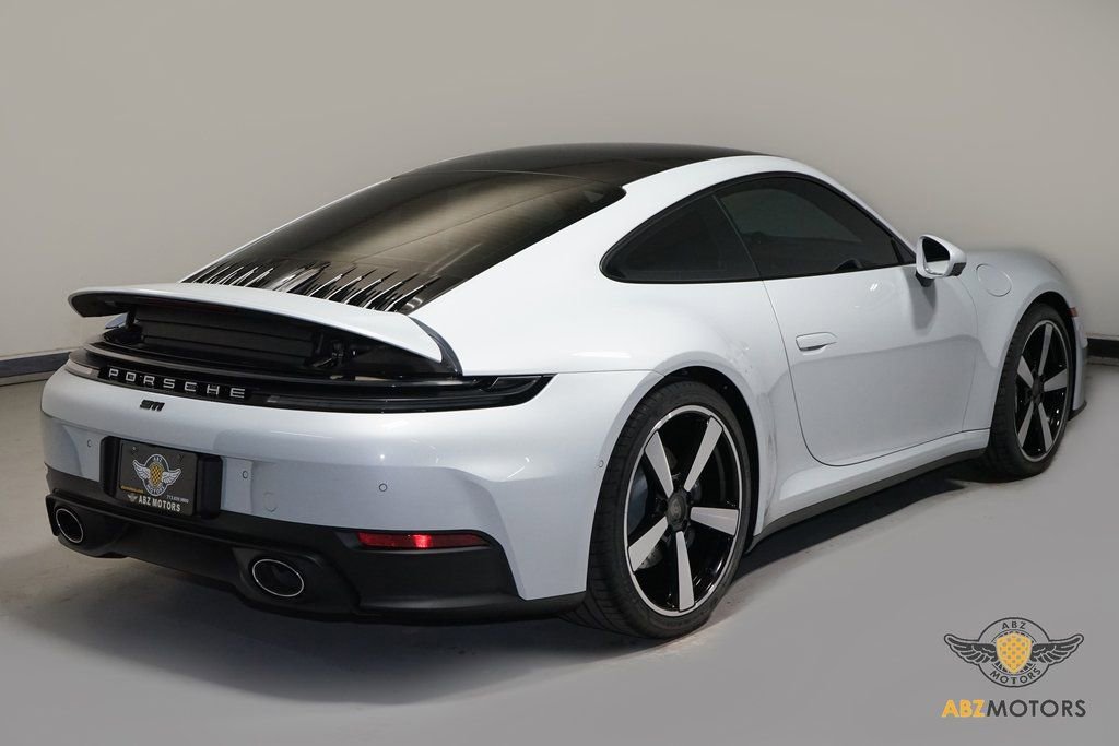 Used 2025 Porsche 911 Carrera image 6