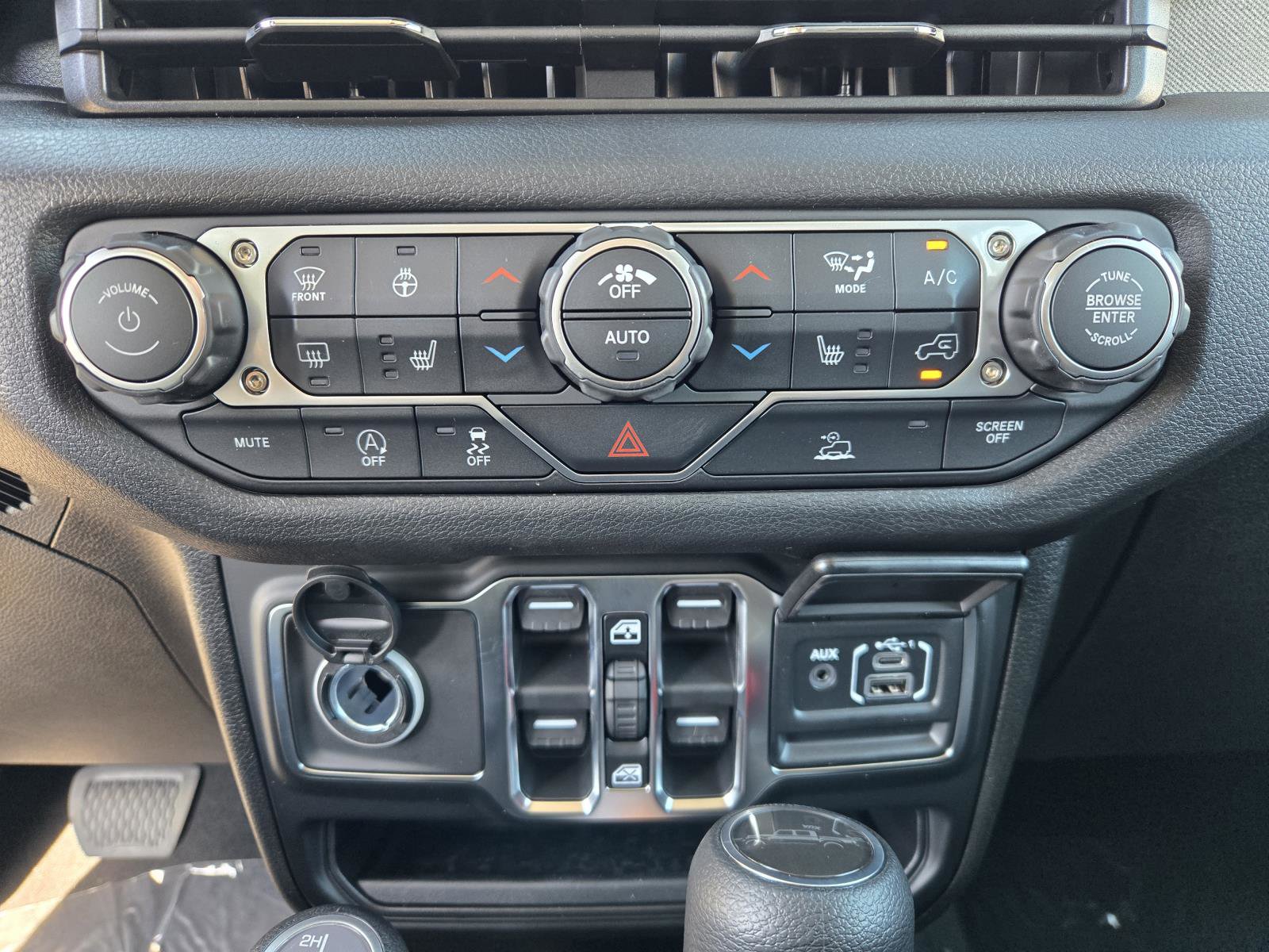 New 2026 Jeep Gladiator Sport image 14