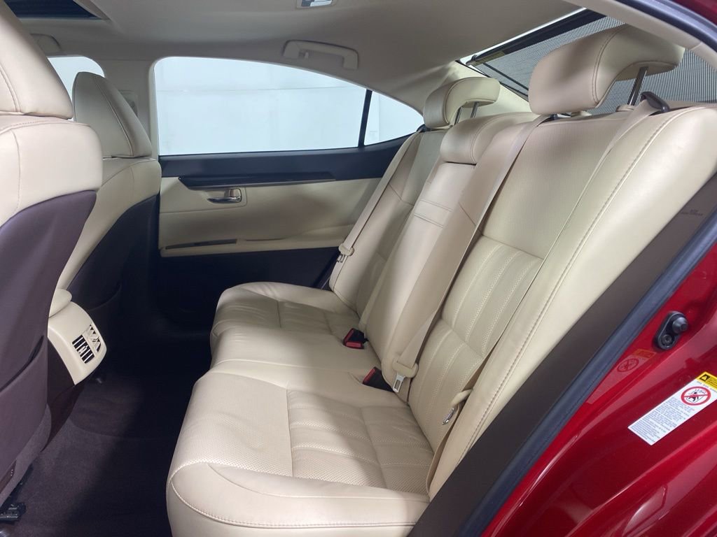 Used 2016 Lexus ES 350 w/ Luxury Package w/Wood Trim image 13