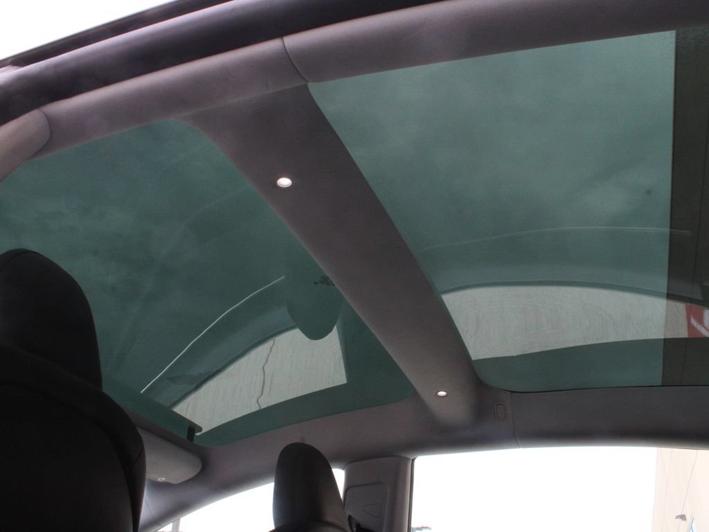 Used 2025 Tesla Model 3 RWD image 19
