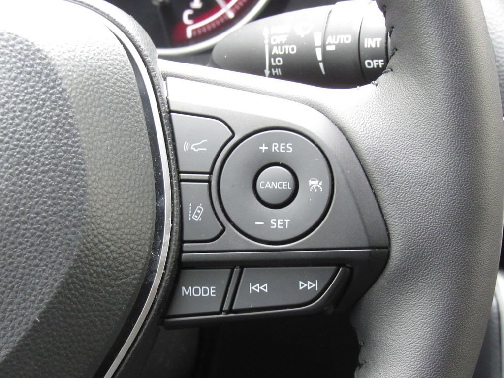 Used 2025 Toyota RAV4 XLE Premium w/ Weather Package AWD/4WD image 25