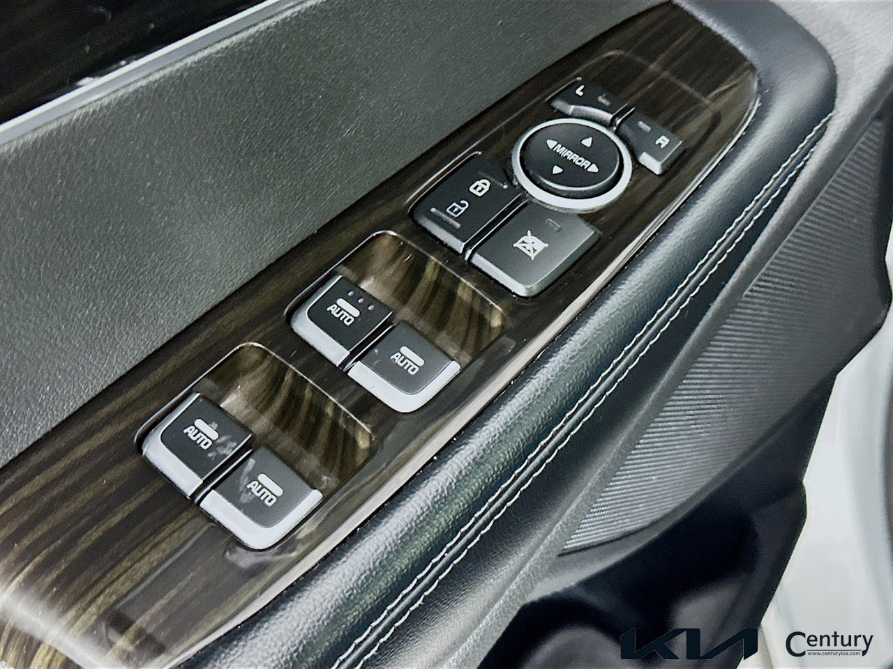 Certified 2020 Kia Sorento EX image 17