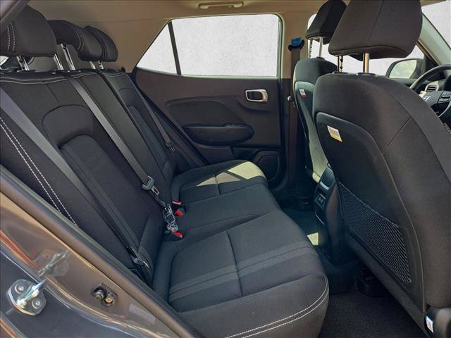 Used 2025 Hyundai Venue SEL FWD image 19