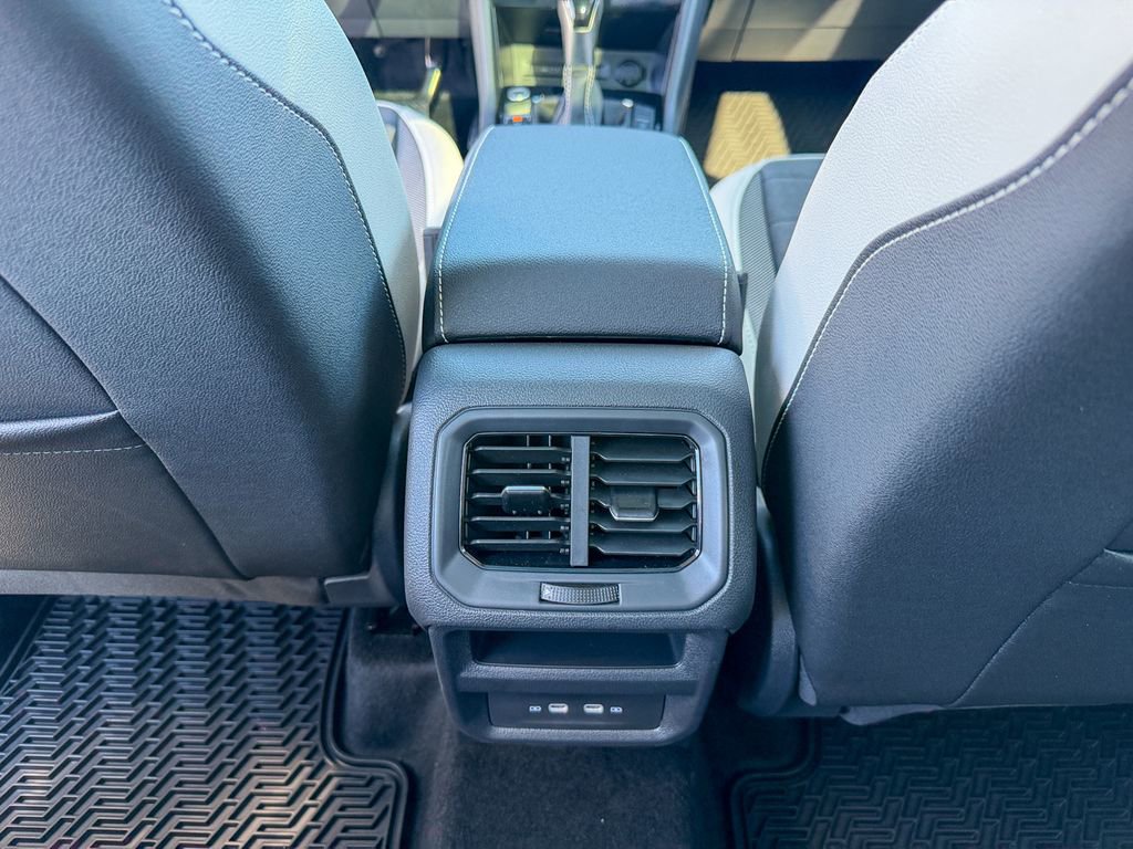 New 2026 Volkswagen Taos SE image 23