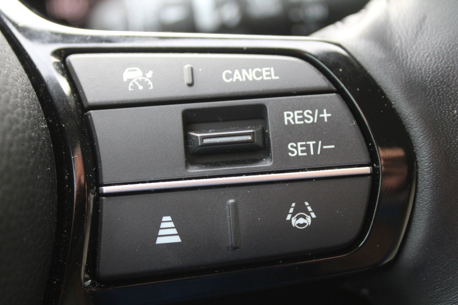 Used 2025 Honda CR-V EX-L image 32