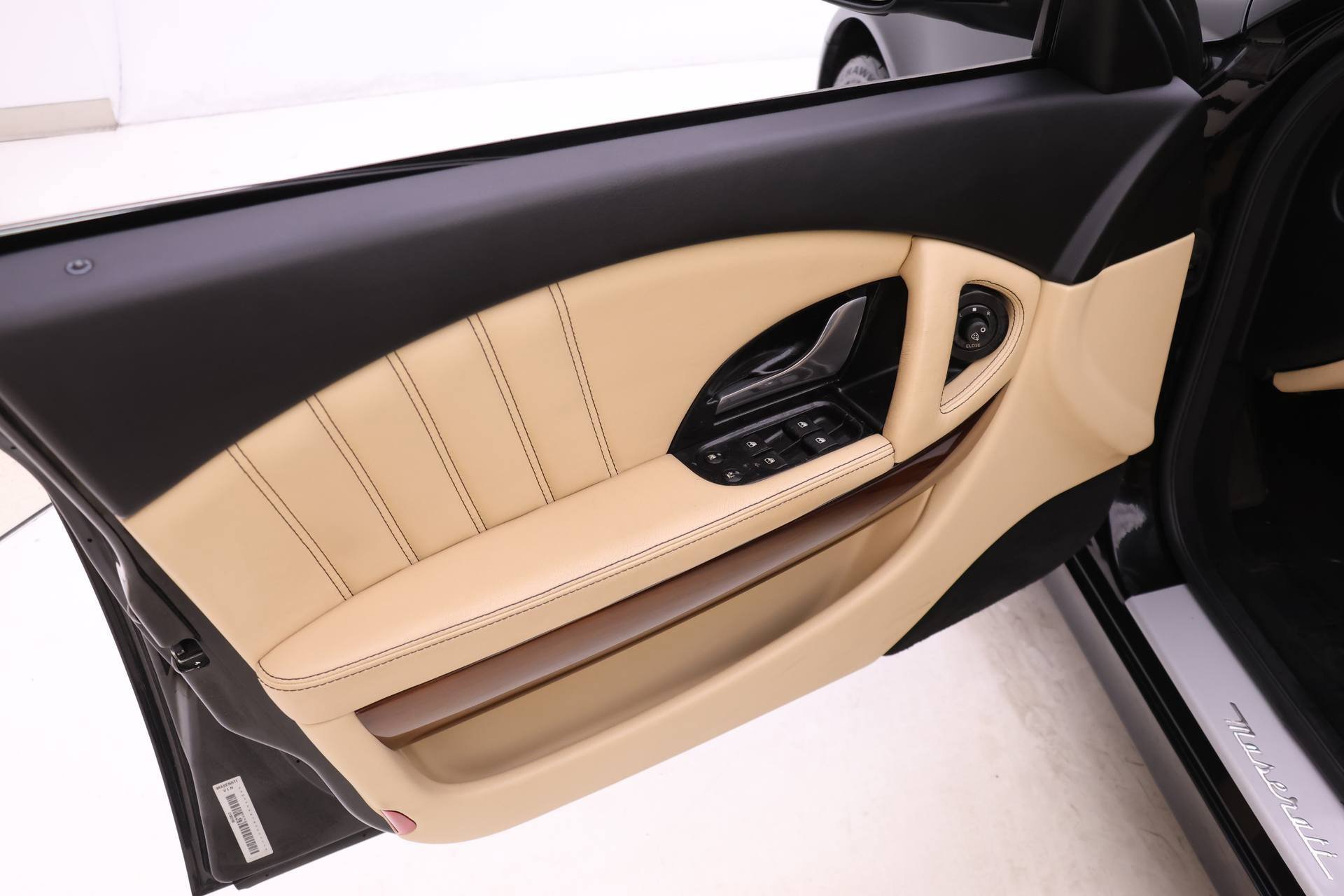 Used 2010 Maserati Quattroporte image 13