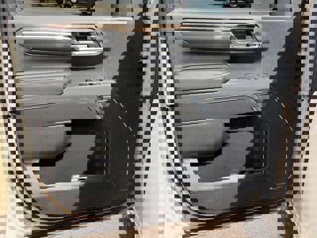 New 2026 GMC Sierra 1500 SLE w/ Preferred Package image 23