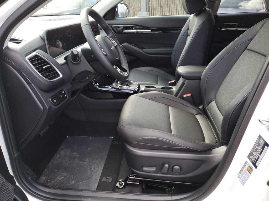 New 2026 Kia Seltos EX AWD/4WD image 15