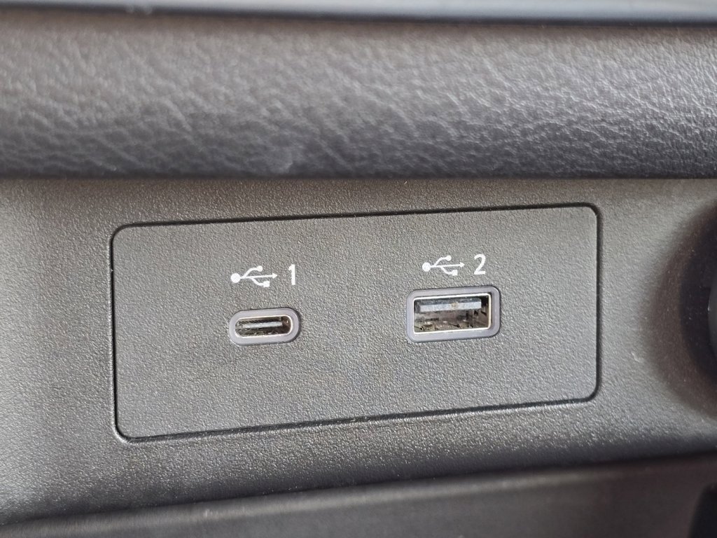 Used 2023 Nissan Rogue SV w/ SV Premium B Package image 9