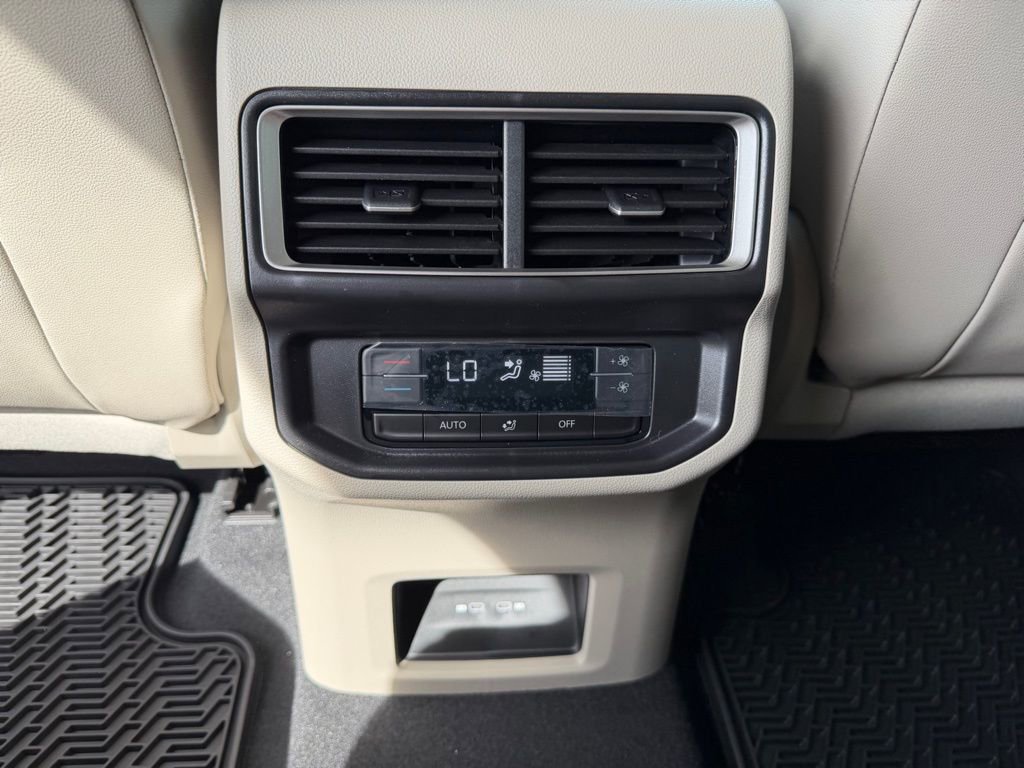 New 2026 Volkswagen Atlas SE image 25