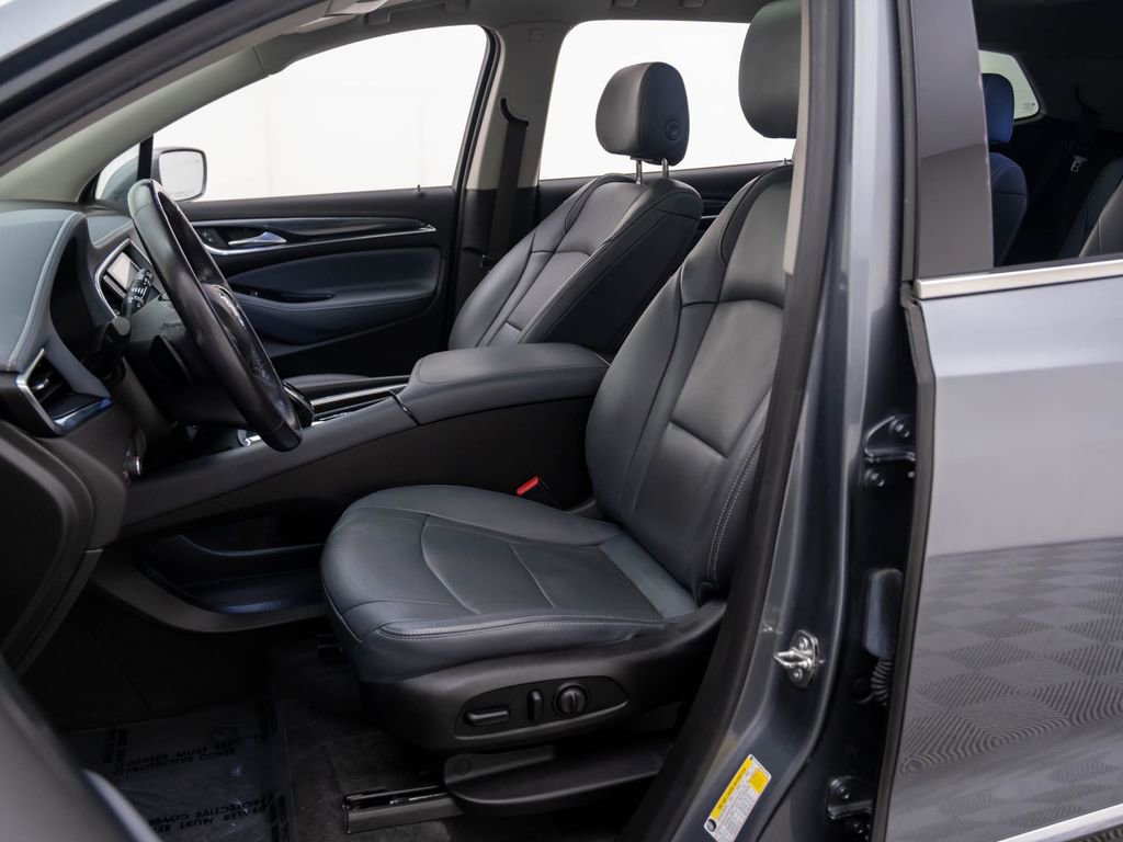 Used 2019 Buick Enclave Essence w/ LPO, Sport Appearance Package image 14