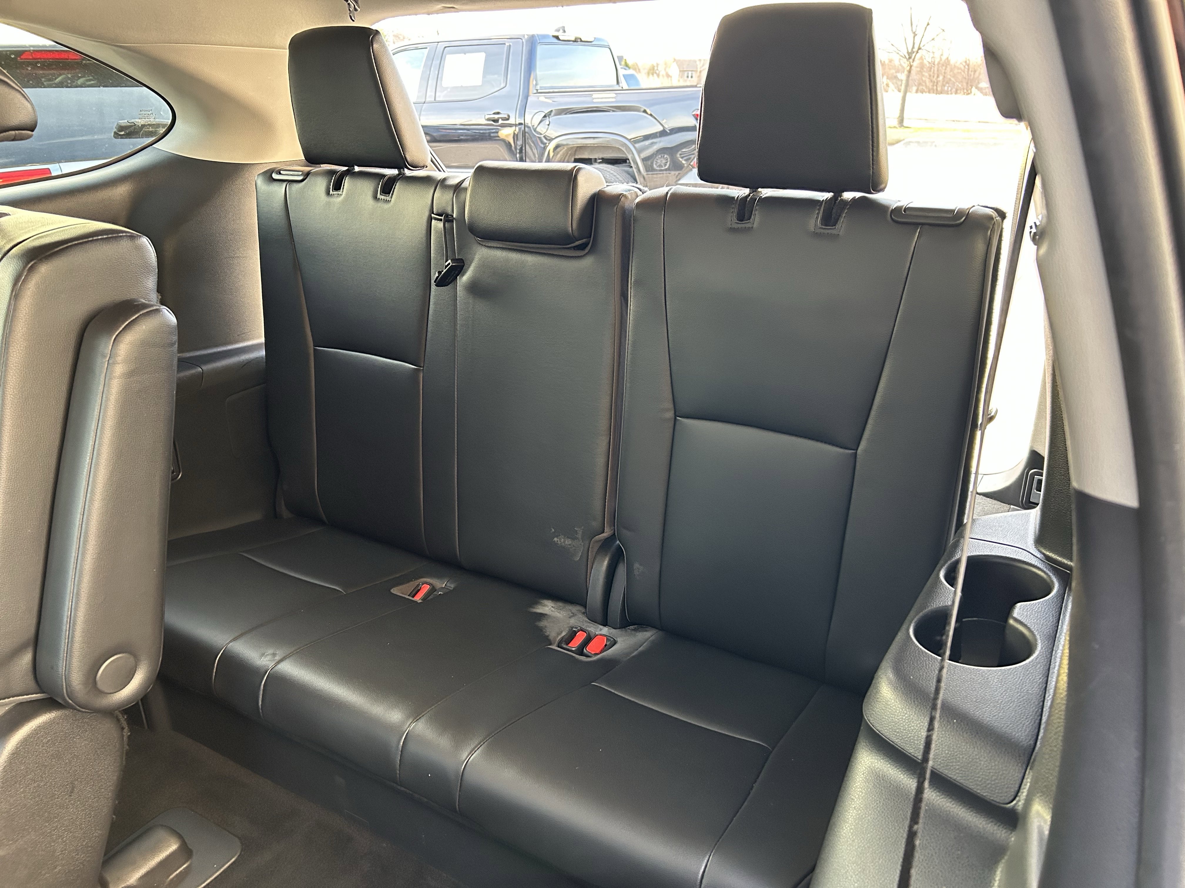 Used 2023 Toyota Highlander XLE image 22