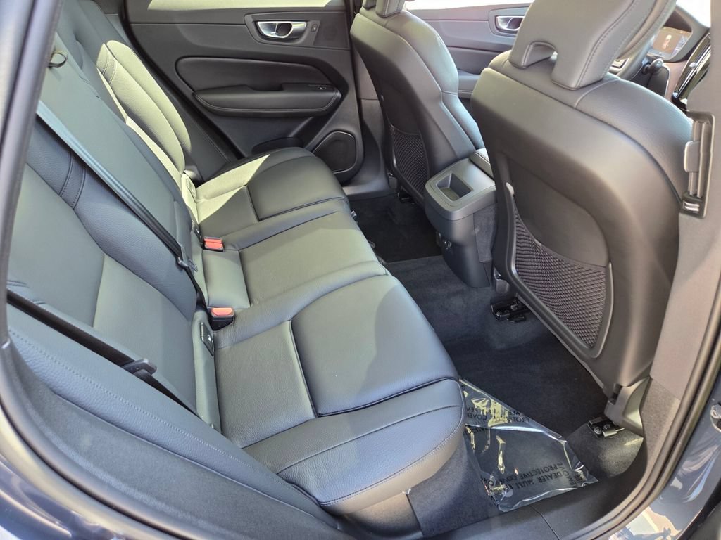 Used 2023 Volvo XC60 B5 Plus AWD/4WD image 20