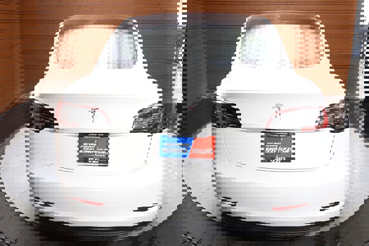 Used 2023 Tesla Model 3 Standard Range image 12