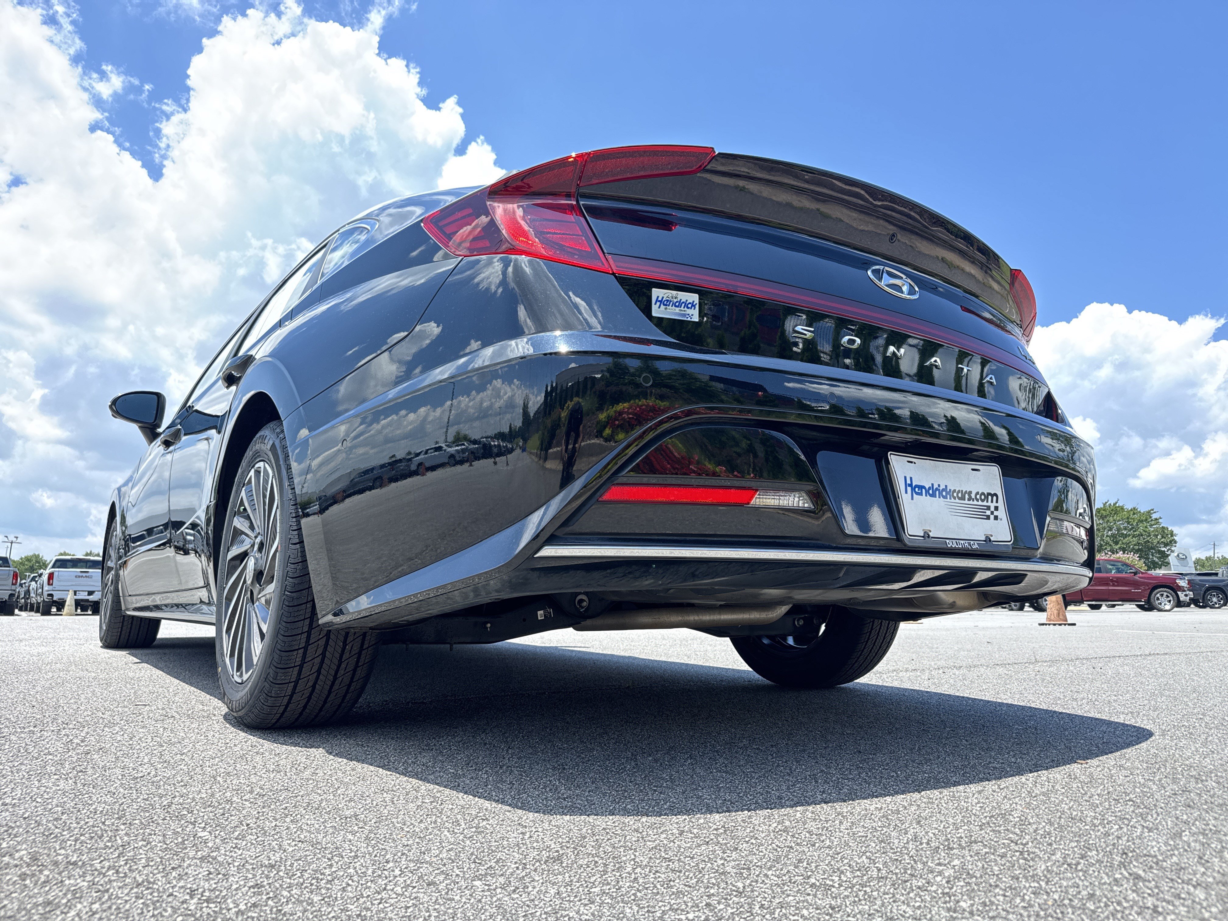 Used 2023 Hyundai Sonata Limited w/ Cargo Package FWD image 8