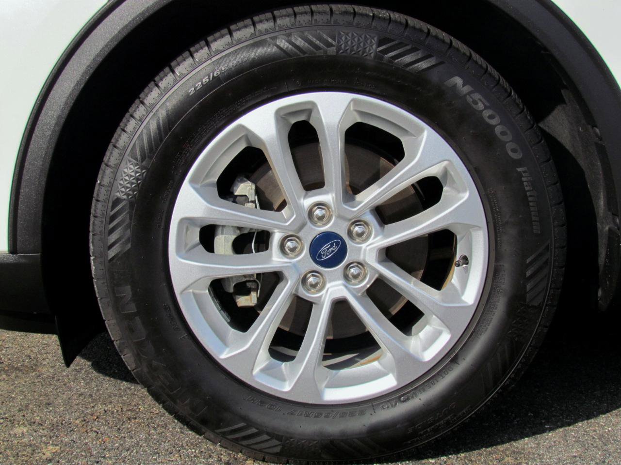 Used 2020 Ford Escape SE FWD image 16