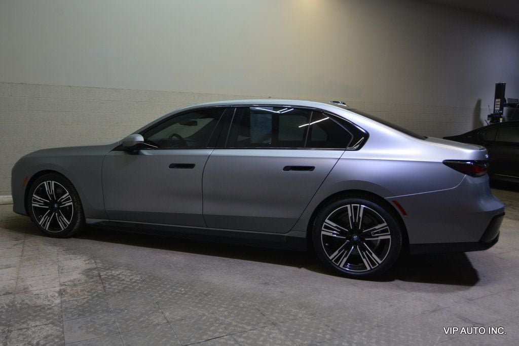 Used 2023 BMW i7 xDrive60 AWD/4WD image 5