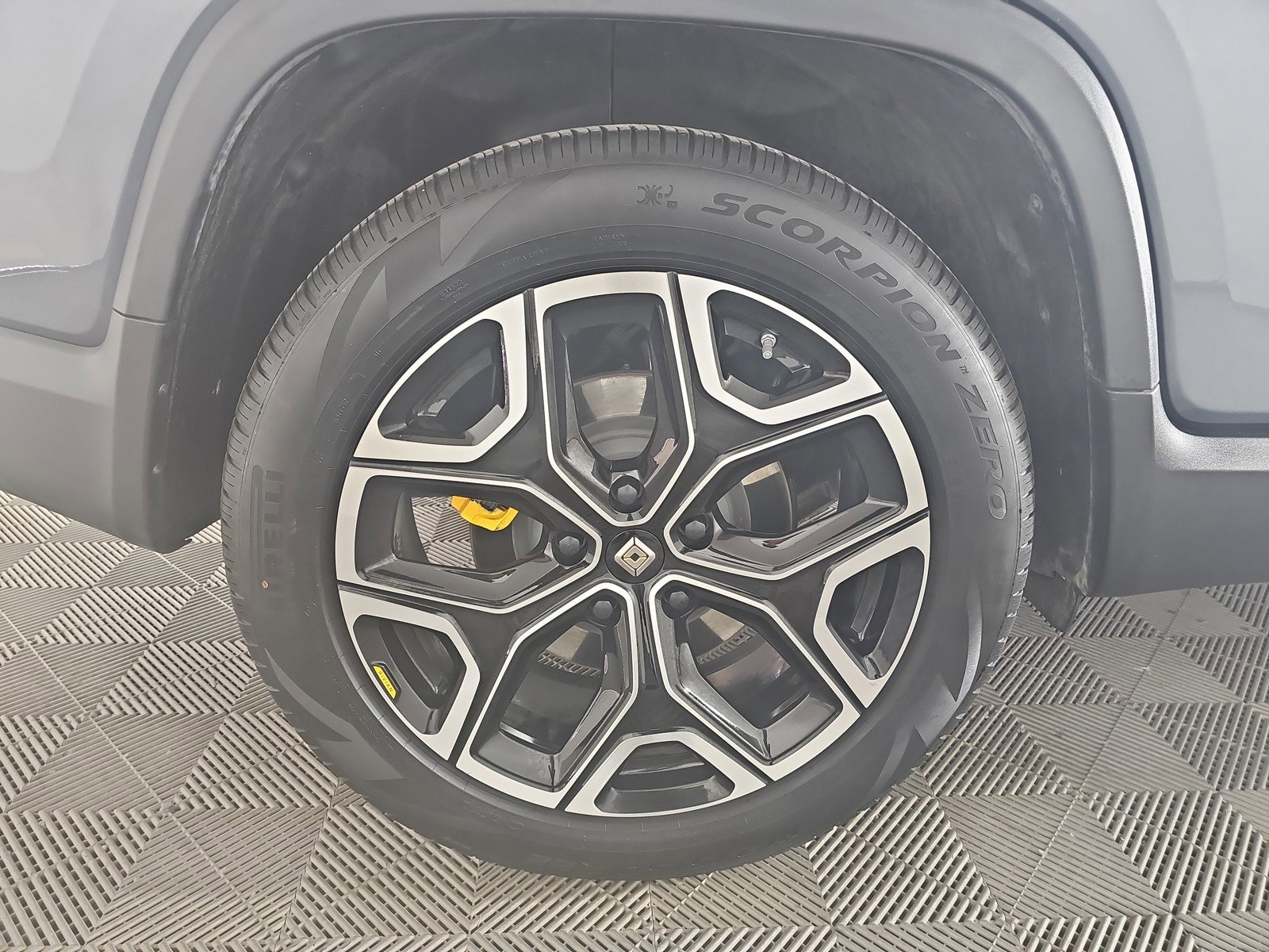 Used 2022 Rivian R1T Adventure AWD/4WD image 11