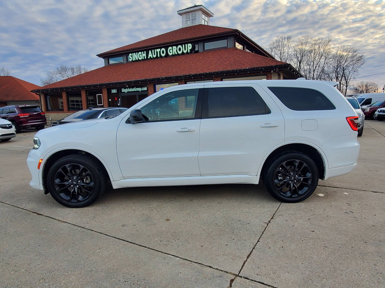 Used 2022 Dodge Durango SXT w/ Blacktop Package image 4