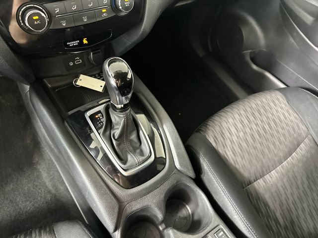 Used 2018 Nissan Rogue SV image 20