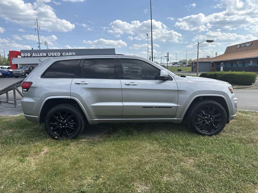 Used 2021 Jeep Grand Cherokee Laredo X AWD/4WD image 14