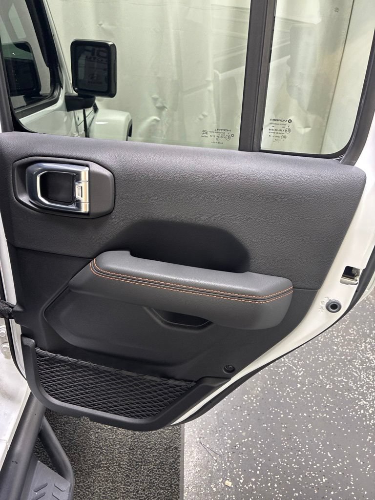 Used 2021 Jeep Gladiator Mojave w/ Cold Weather Group AWD/4WD image 27