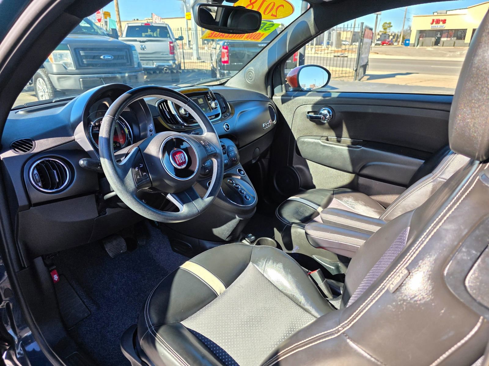 Used 2018 FIAT 500 e w/ Esport Package image 3