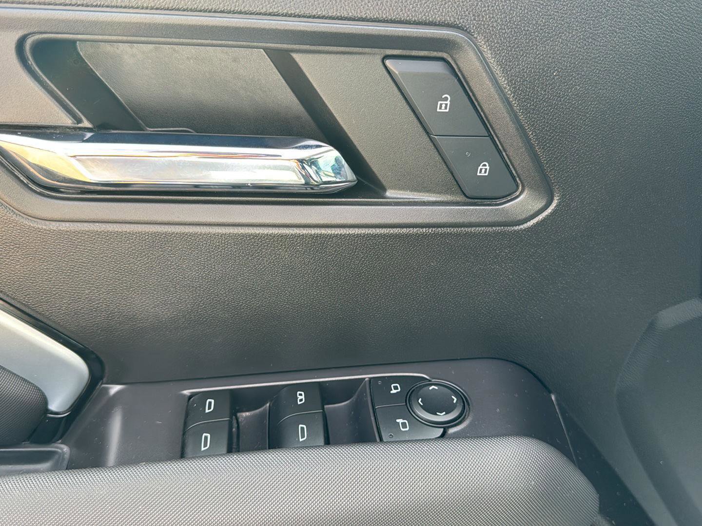 Used 2023 Chevrolet Colorado Z71 w/ Z71 Convenience Package 2 image 12