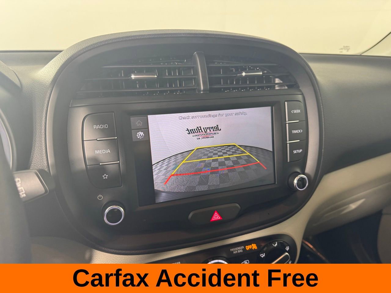 Used 2025 Kia Soul LX w/ LX Technology Package FWD image 3