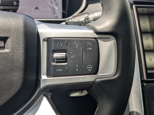 Used 2024 Land Rover Discovery S AWD/4WD image 22