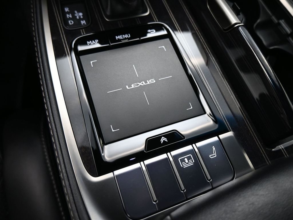 Used 2020 Lexus LS 500 w/ Accessory Package (Z2) RWD image 14